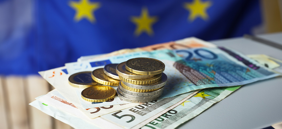 Zone euro: en 2024, l’inflation va baisser plus que prévu, selon Bruxelles