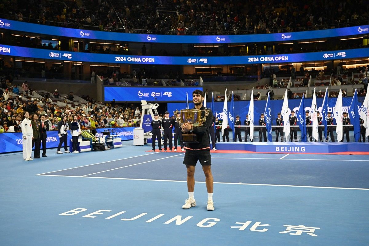 Tennis: Alcaraz arrache la finale de Pékin à Sinner