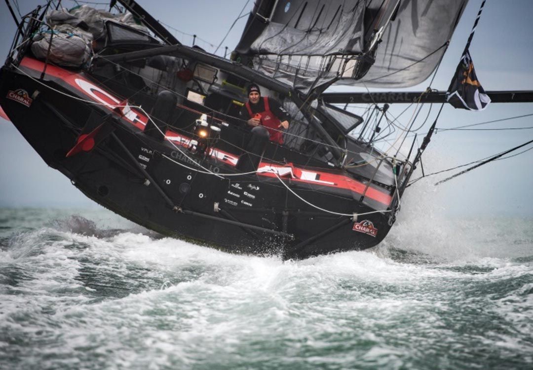 Voile: les bateaux du Vendée Globe lancent leur saison 100% solo