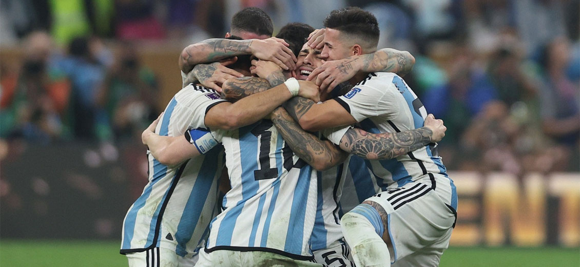 Une finale de légende envoie l'Argentine au sommet