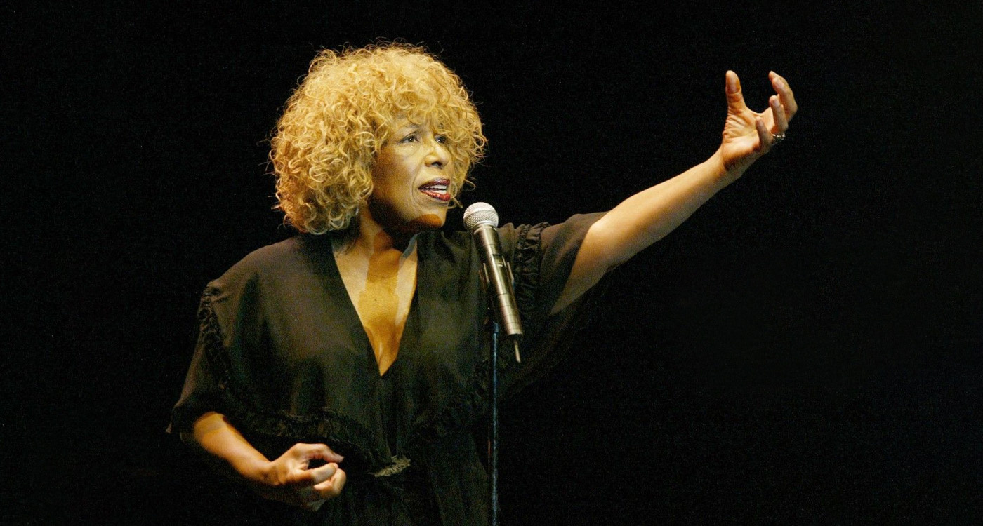 Roberta Flack (1937-2025), la voix qui a réinventé la soul