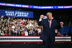 Élections de mi-mandat: Trump a voté par anticipation en Floride