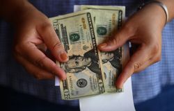 Les 8 milliards de dollars perdus: bataille des chiffres ou des responsabilités?