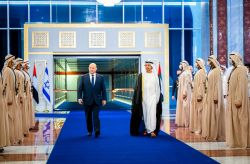 Affaires et haute technologie au coeur de la visite de Bennett aux Emirats