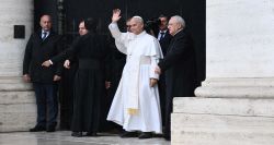 Le pape entre foi et enjeux politiques