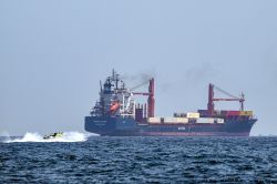 Deux navires attaqués dans le détroit d'Ormuz, dans le Golfe 