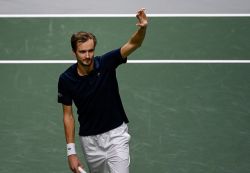 Roland-Garros: Medvedev passe sans encombre