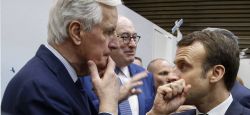 La droite à Matignon, LFI joue la rue contre le \