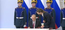 Poutine signe l'annexion de quatre territoires ukrainiens