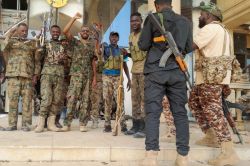 L'armée reprend l'aéroport de Khartoum, nouveau revers infligé aux paramilitaires