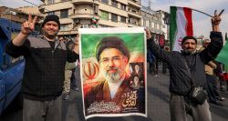 Qui est Mojtaba Khamenei, le nouveau guide suprême de l’Iran?