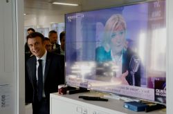 Le débat d'entre-deux tours, moment crucial pour la France