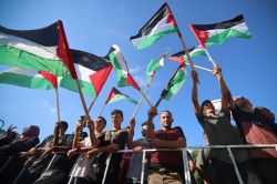 Les factions palestiniennes scellent leur réconciliation à Alger