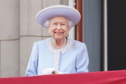 Mort d'Elizabeth II: la communauté internationale lui rend hommage