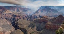 Grand Canyon: fermeture de la rive nord après un incendie majeur