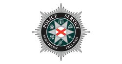 Attaque à la voiture piégée en Irlande du Nord, la police soupçonne des paramilitaires républicains