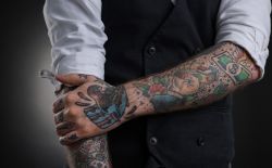 Le tatouage comme écriture épidermique du sujet 