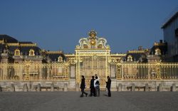 Le Château de Versailles fait parler ses statues avec OpenAI