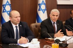 Israël: deux anciens chefs de gouvernement s'unissent pour battre Netanyahou