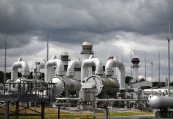 L'UE propose de mettre fin à toutes les importations de gaz russe d'ici fin 2027