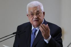 Abbas appelle le Hamas à libérer les otages à Gaza, frappes israéliennes meurtrières