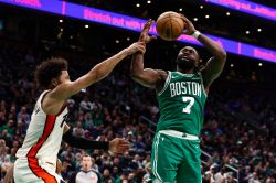 NBA: Boston à l'énergie, LeBron James énorme, mais en vain