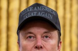 Musk s'en prend publiquement au conseiller au Commerce de Trump