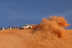 Les drifters saoudiens domptent des dunes vertigineuses