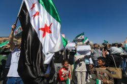 Syrie : l'EI revendique sa première attaque contre les nouvelles forces gouvernementales