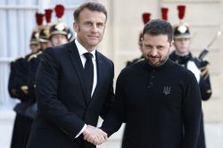 Ukraine: Macron annonce une nouvelle aide militaire française de deux milliards d'euros