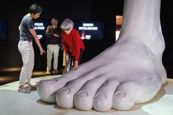 Chuchoteurs d'images: un vent d'inclusivité au musée de la Croix-Rouge