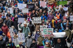 Manifestations à travers les États-Unis contre la politique de Trump et Musk