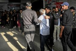Inde: le ministre de la Défense promet une réponse \