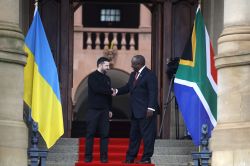 Zelensky écourte sa visite en Afrique du Sud après de nouvelles attaques russes