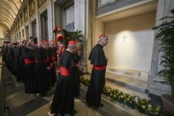 Les cardinaux doivent arrêter le calendrier du conclave pour élire un nouveau pape