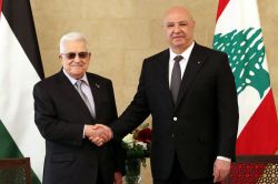 Mahmoud Abbas au Liban pour discuter du désarmement des camps