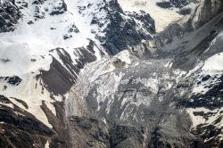 Après l’éboulement, la menace d’un lac artificiel inquiète la  Suisse