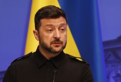 Zelensky de retour dans le Bureau ovale, six mois après y avoir été humilié