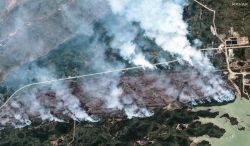 Les incendies obligent les autochtones canadiens à se réfugier près des chutes du Niagara