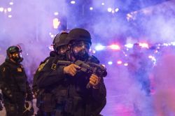 Heurts à Los Angeles: Trump souffle sur les braises