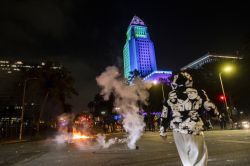 Immigration: Los Angeles sous tension après des affrontements violents
