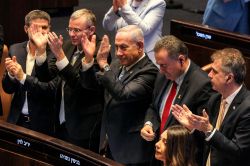 La Knesset rejette la dissolution : Netanyahou sauvé par les ultra-orthodoxes