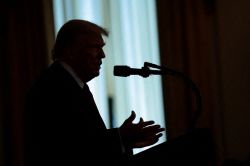 Les frappes israéliennes sur l'Iran, un revers pour Trump