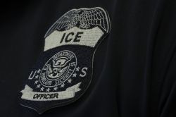 Attaque contre un centre de rétention pour migrants au Texas: deux détenus tués, un blessé 