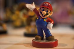 «Super Mario Bros.», jeu culte de fans devenus parents, fête ses 40 ans