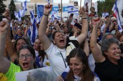 Gaza: les otages israéliens remis à la Croix-Rouge