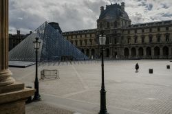 France: nouveau coup de filet dans l'enquête sur le cambriolage du Louvre