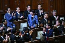 La conservatrice Sanae Takaichi devient la première femme Premier ministre du Japon