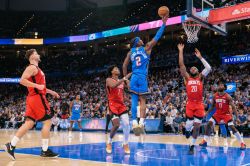 Reprise de la NBA: le Thunder bat les Rockets en champion, avec une pointe de nostalgie