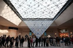 Vol au Louvre: qui sont les quatre membres présumés du commando ?